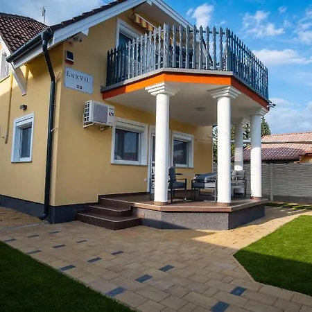 Luxvil Balaton Private Pool Nyaraló *
