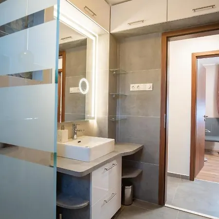Luxvil Balaton Private Pool Nyaraló Balatonkeresztúr