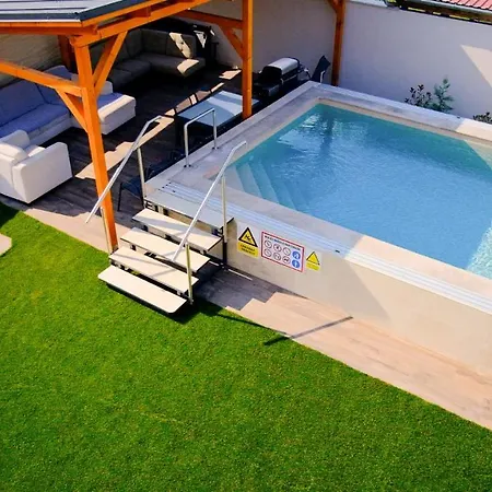 Luxvil * Balatonkeresztúr