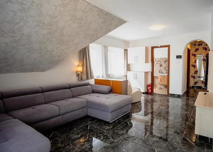 Luxvil * Balatonkeresztúr