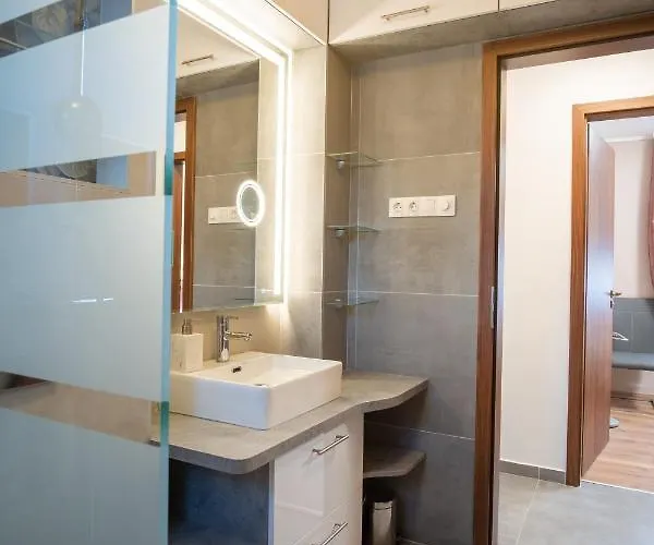 Luxvil Nyaraló Balatonkeresztúr